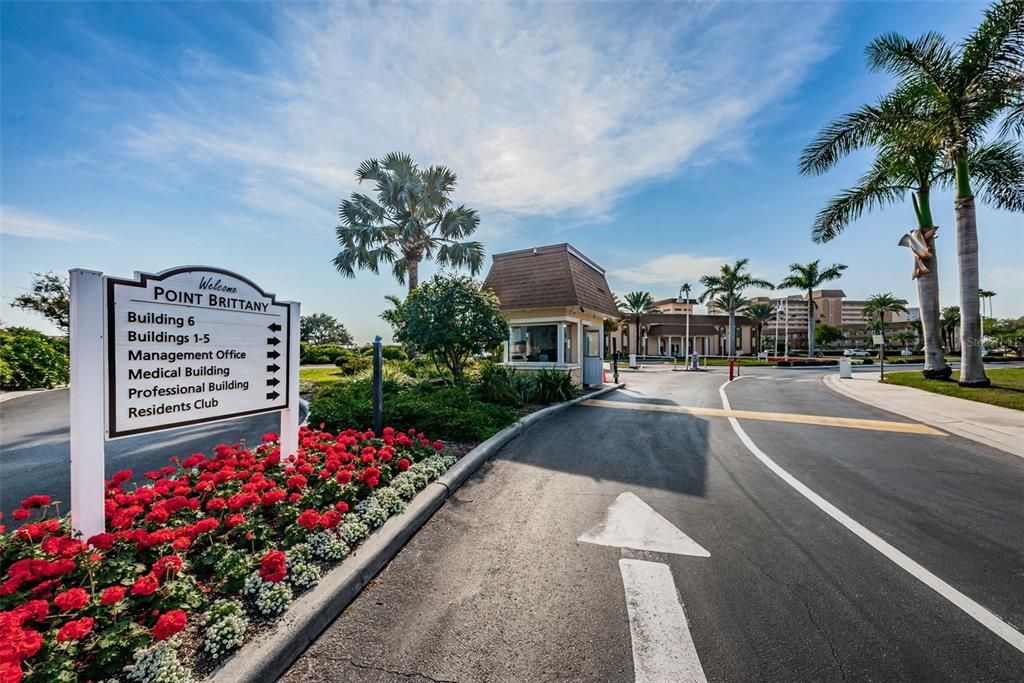 For Sale: $299,000 (2 beds, 2 baths, 1605 Square Feet)