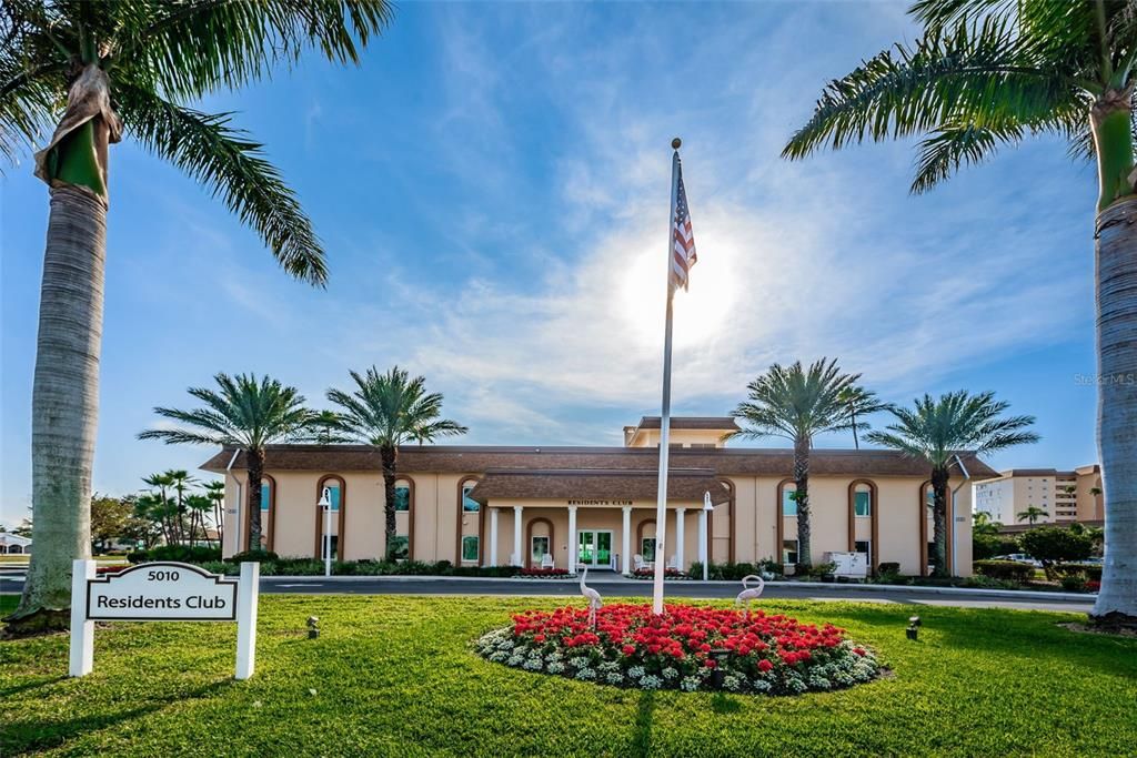 For Sale: $299,000 (2 beds, 2 baths, 1605 Square Feet)