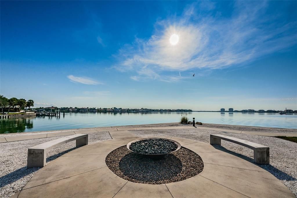 For Sale: $299,000 (2 beds, 2 baths, 1605 Square Feet)