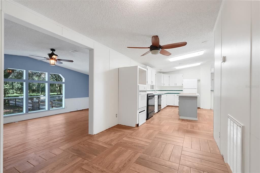 For Sale: $499,990 (4 beds, 2 baths, 2632 Square Feet)