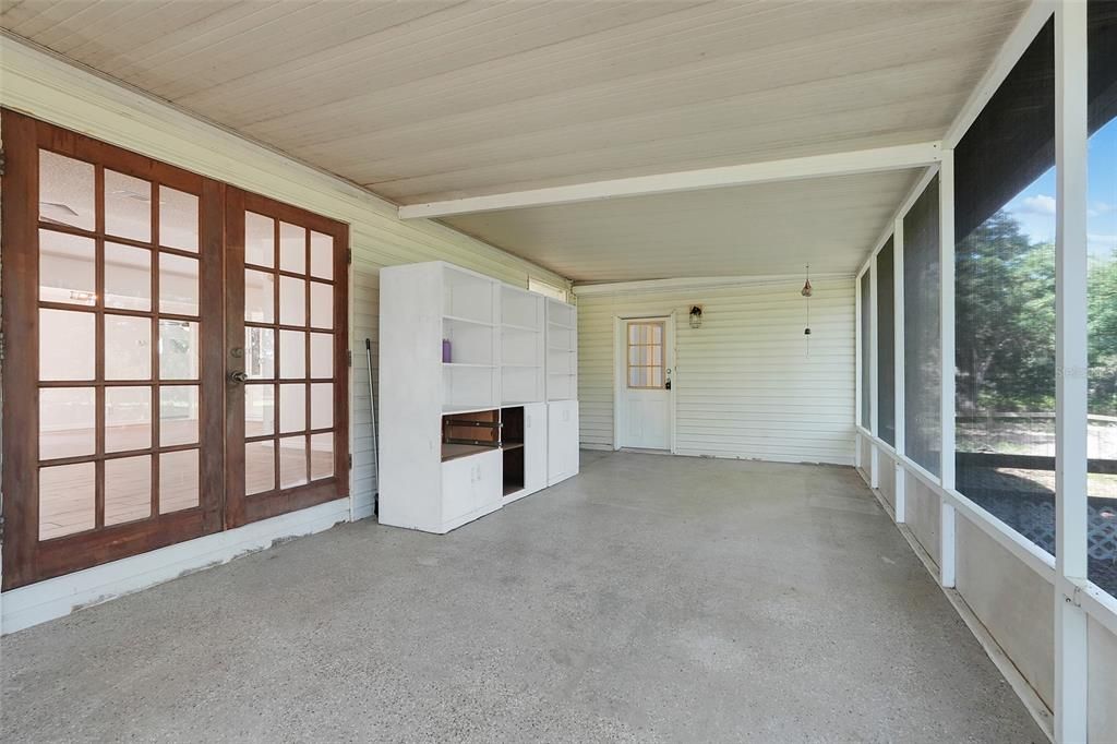For Sale: $499,990 (4 beds, 2 baths, 2632 Square Feet)
