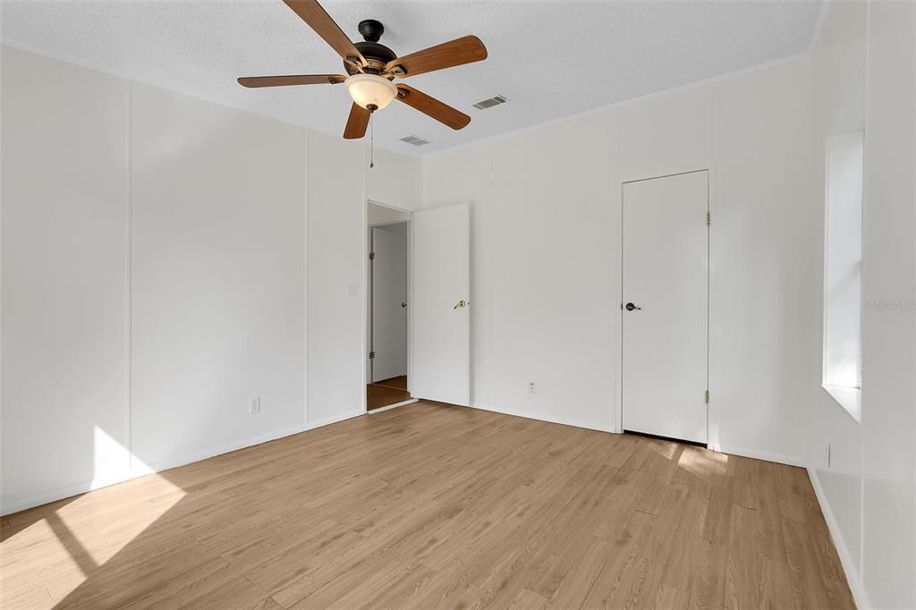 For Sale: $499,990 (4 beds, 2 baths, 2632 Square Feet)