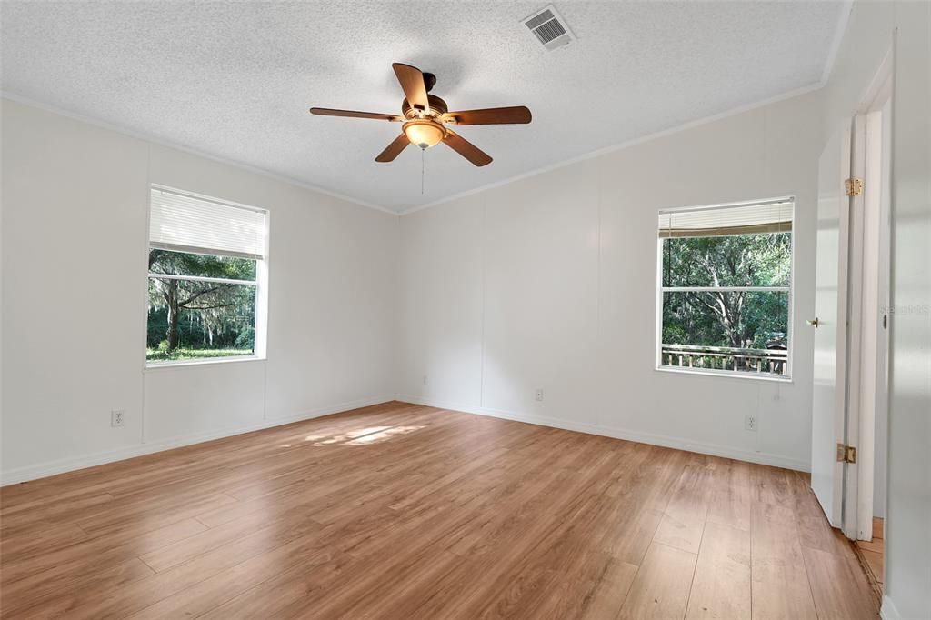 For Sale: $499,990 (4 beds, 2 baths, 2632 Square Feet)