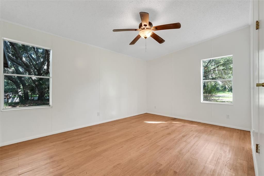 For Sale: $499,990 (4 beds, 2 baths, 2632 Square Feet)