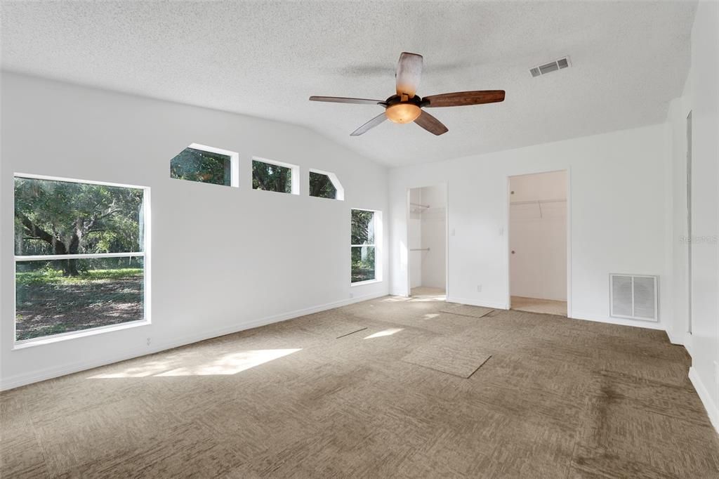 For Sale: $499,990 (4 beds, 2 baths, 2632 Square Feet)