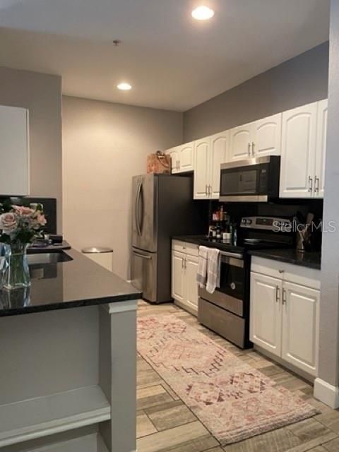 For Rent: $2,200 (2 beds, 2 baths, 1070 Square Feet)