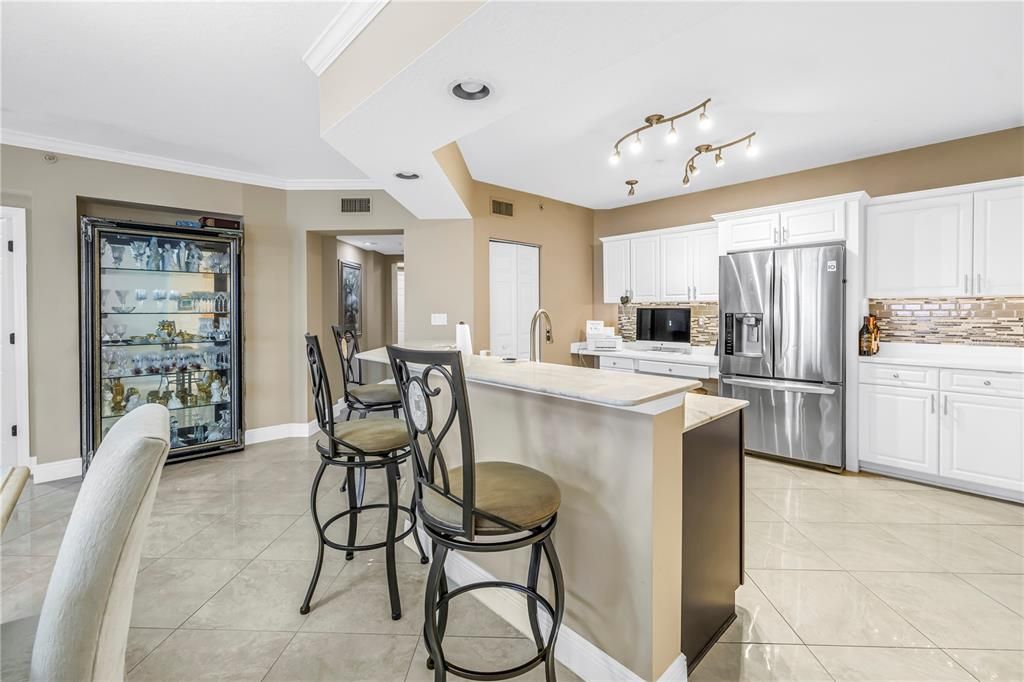 En Venta: $2,250,000 (3 camas, 3 baños, 2060 Pies cuadrados)