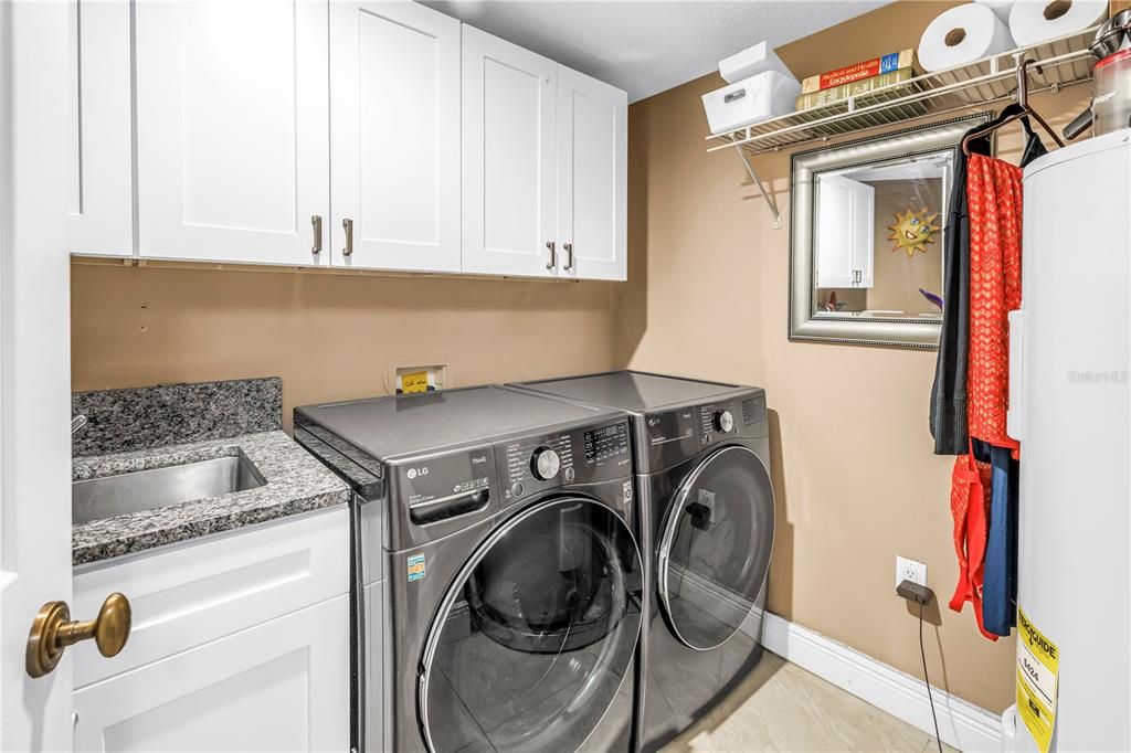 En Venta: $2,250,000 (3 camas, 3 baños, 2060 Pies cuadrados)