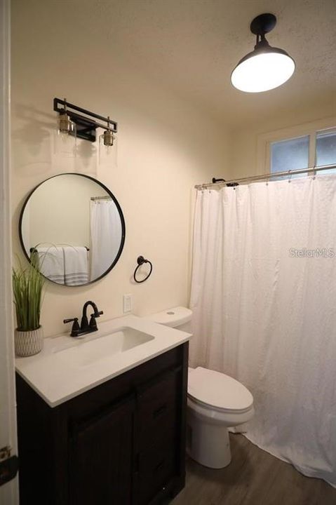 En Venta: $375,000 (2 camas, 0 baños, 1296 Pies cuadrados)