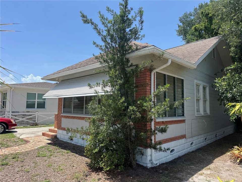 En Venta: $375,000 (2 camas, 0 baños, 1296 Pies cuadrados)