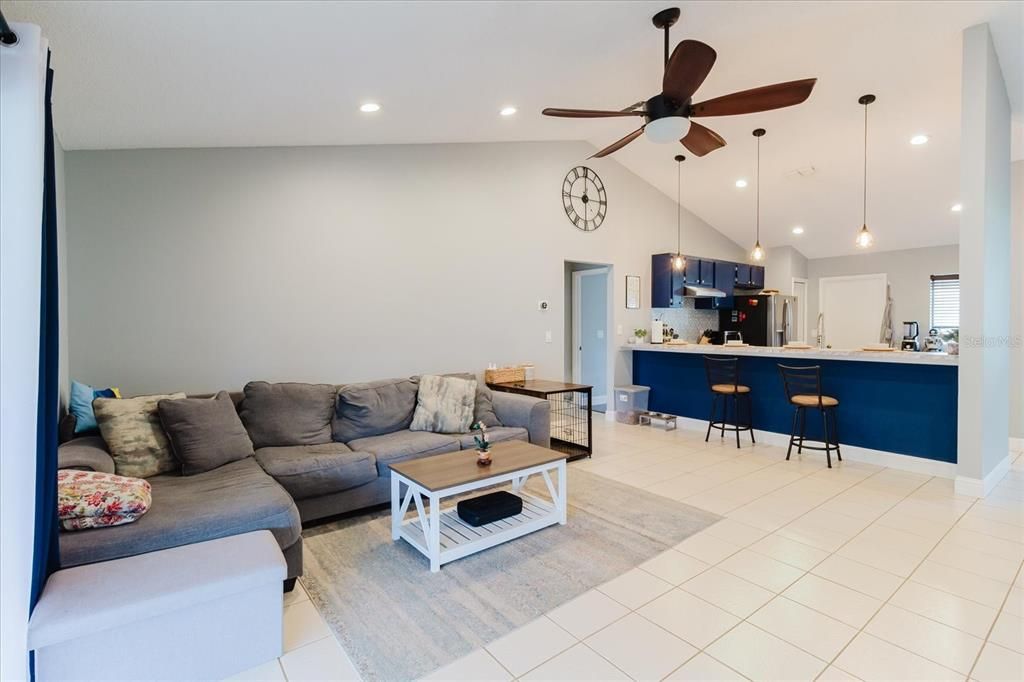 For Sale: $395,000 (3 beds, 2 baths, 1304 Square Feet)