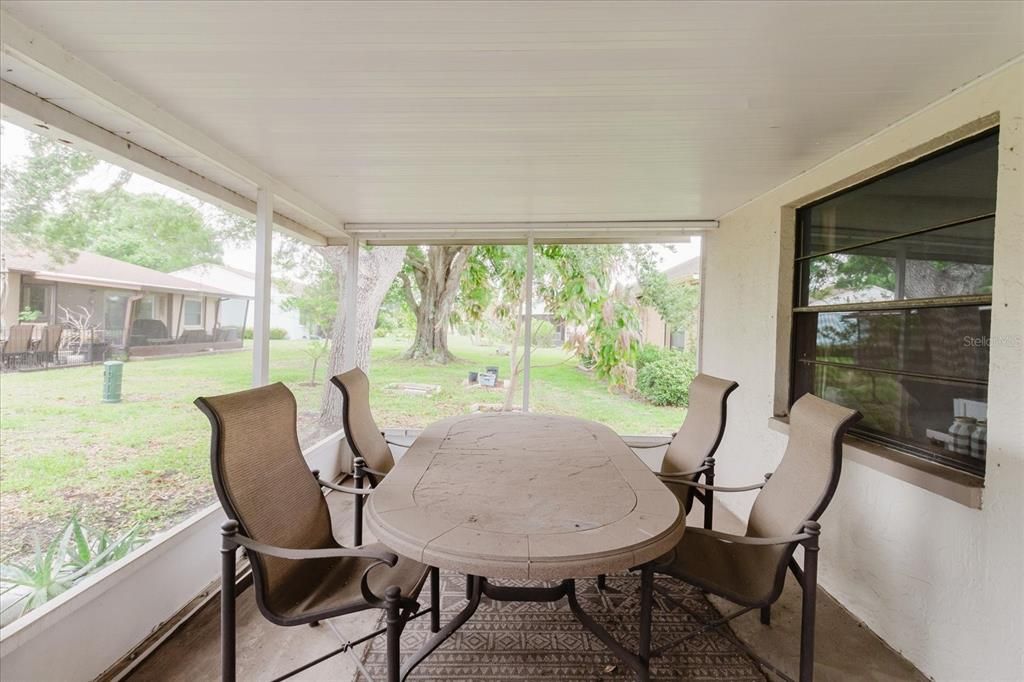 For Sale: $395,000 (3 beds, 2 baths, 1304 Square Feet)