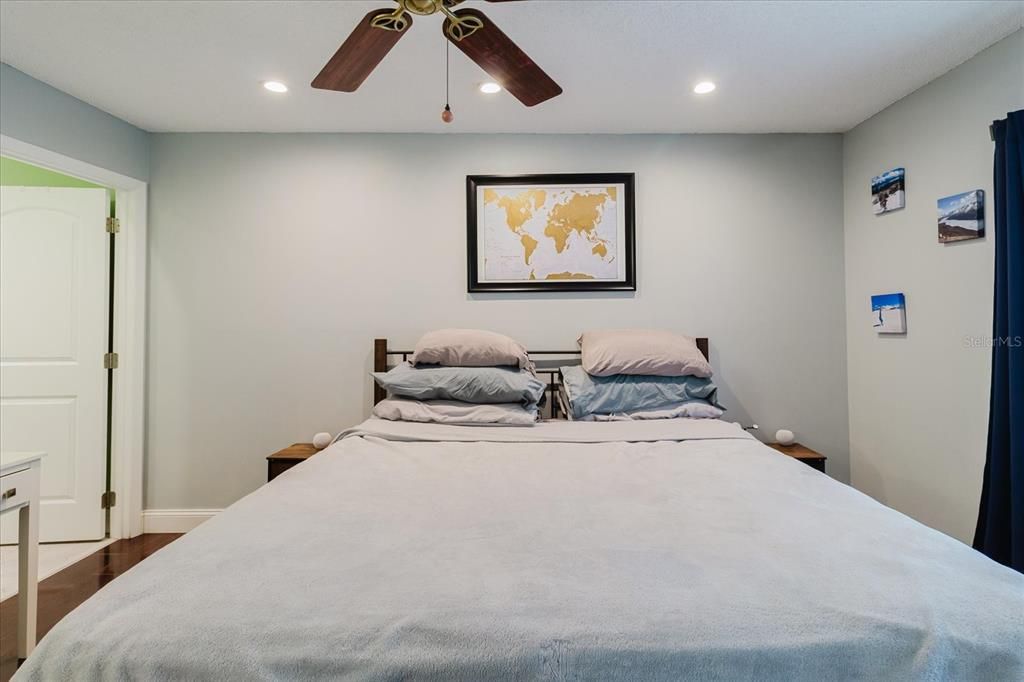 For Sale: $395,000 (3 beds, 2 baths, 1304 Square Feet)