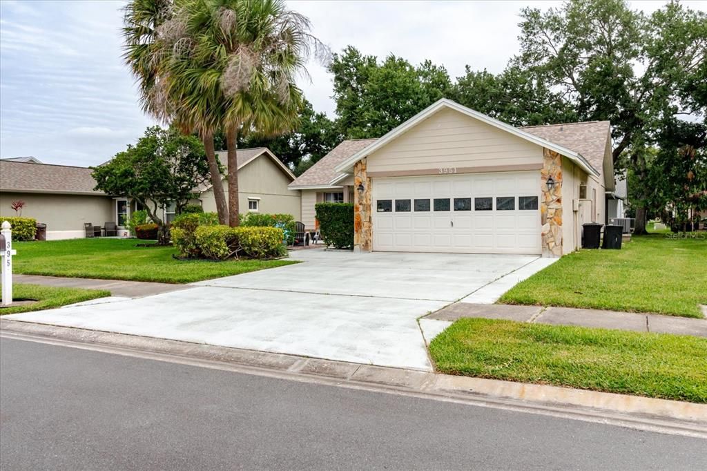 For Sale: $395,000 (3 beds, 2 baths, 1304 Square Feet)