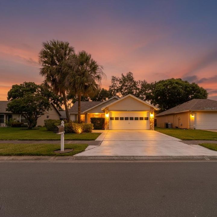 For Sale: $395,000 (3 beds, 2 baths, 1304 Square Feet)