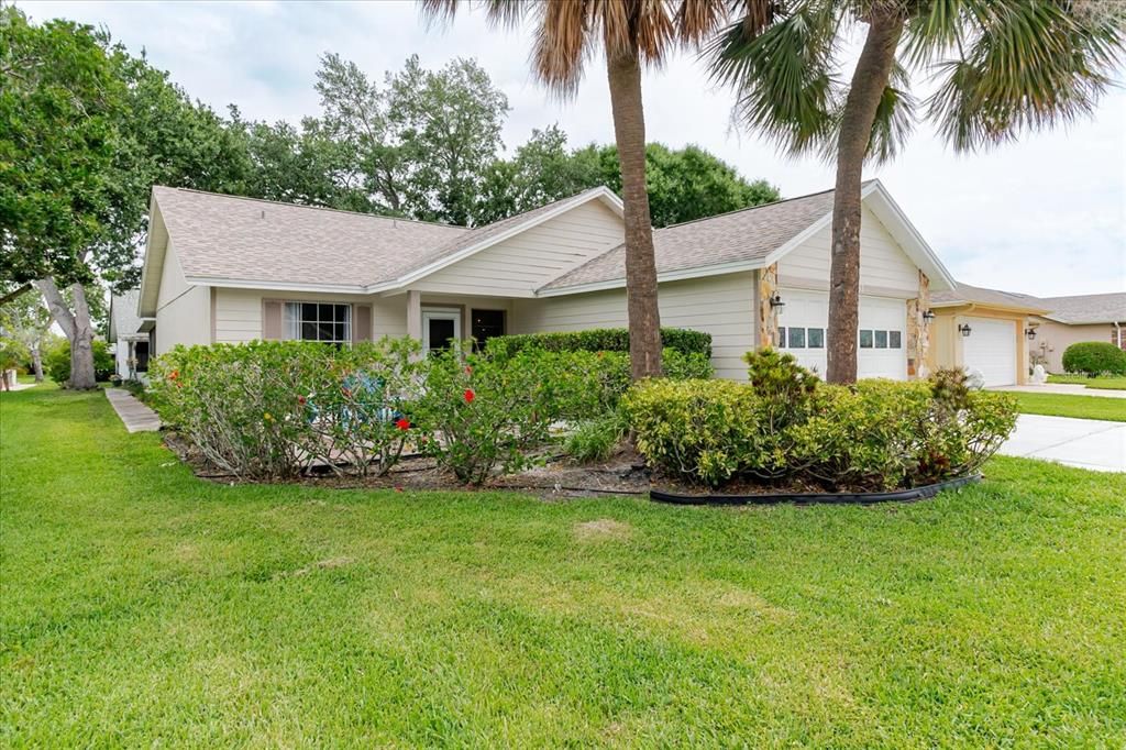 For Sale: $395,000 (3 beds, 2 baths, 1304 Square Feet)