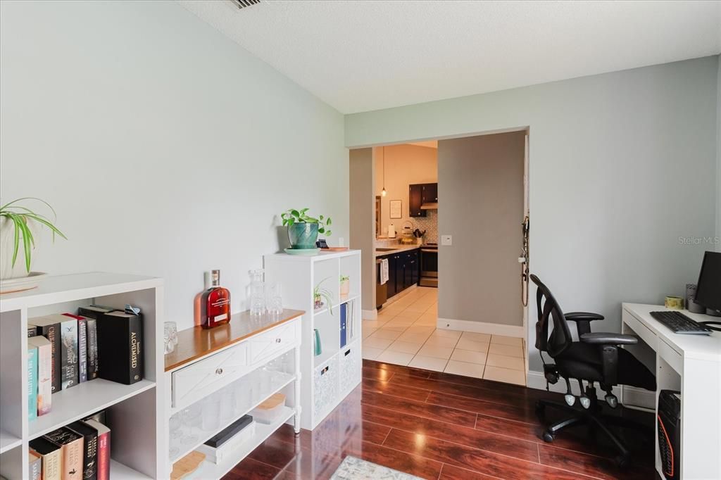 For Sale: $395,000 (3 beds, 2 baths, 1304 Square Feet)