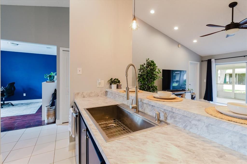For Sale: $395,000 (3 beds, 2 baths, 1304 Square Feet)