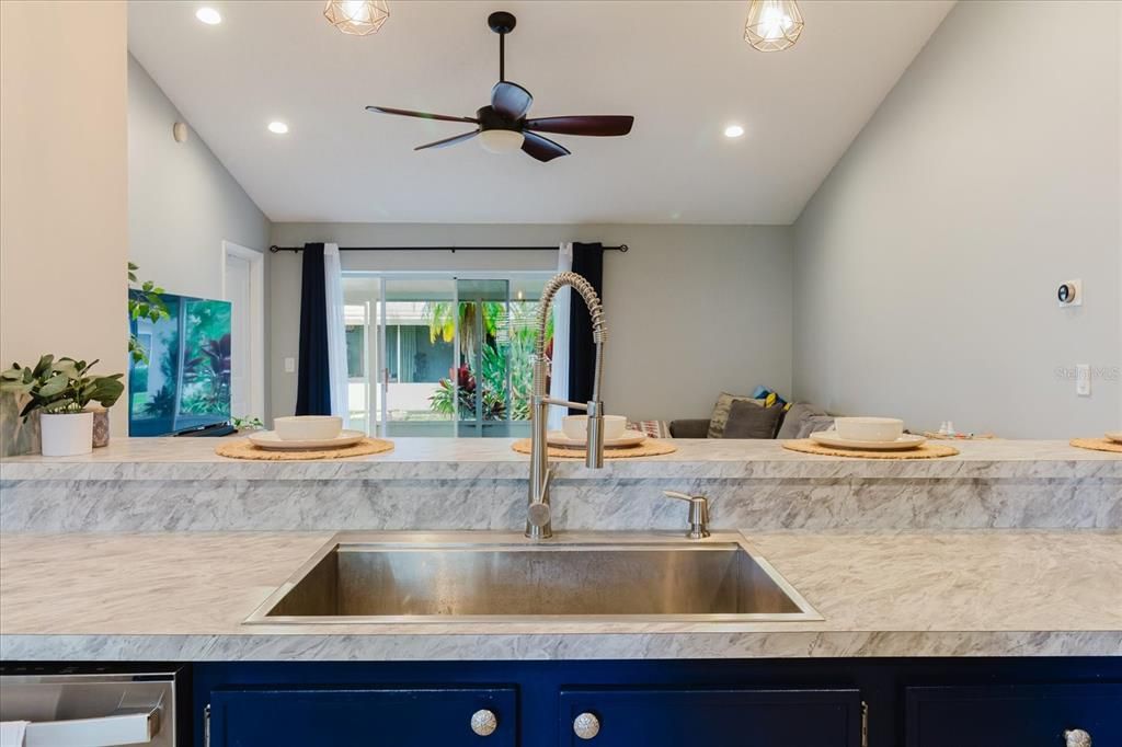 For Sale: $395,000 (3 beds, 2 baths, 1304 Square Feet)