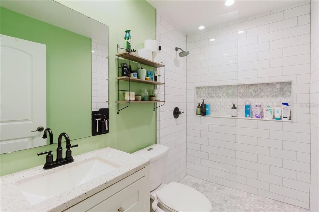 For Sale: $395,000 (3 beds, 2 baths, 1304 Square Feet)