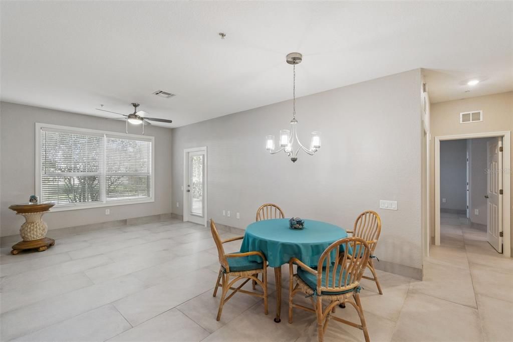 For Rent: $2,100 (3 beds, 2 baths, 1412 Square Feet)