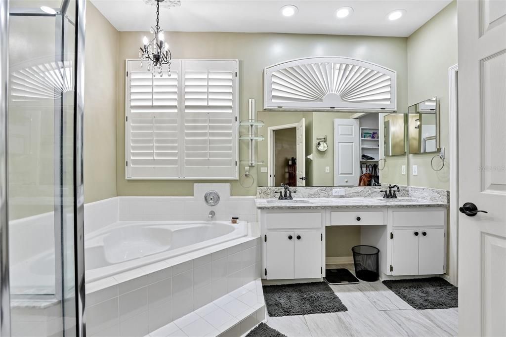 For Sale: $359,900 (3 beds, 2 baths, 1918 Square Feet)