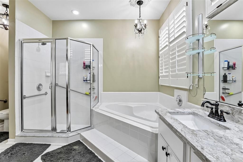 For Sale: $359,900 (3 beds, 2 baths, 1918 Square Feet)