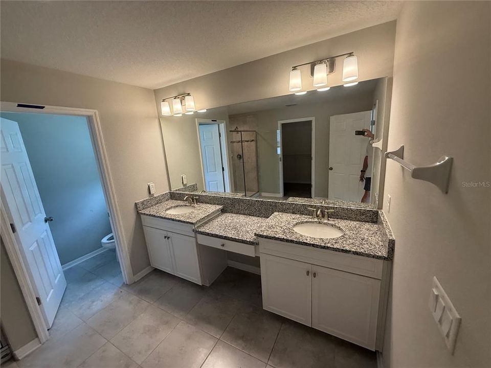 For Sale: $378,000 (5 beds, 3 baths, 3332 Square Feet)