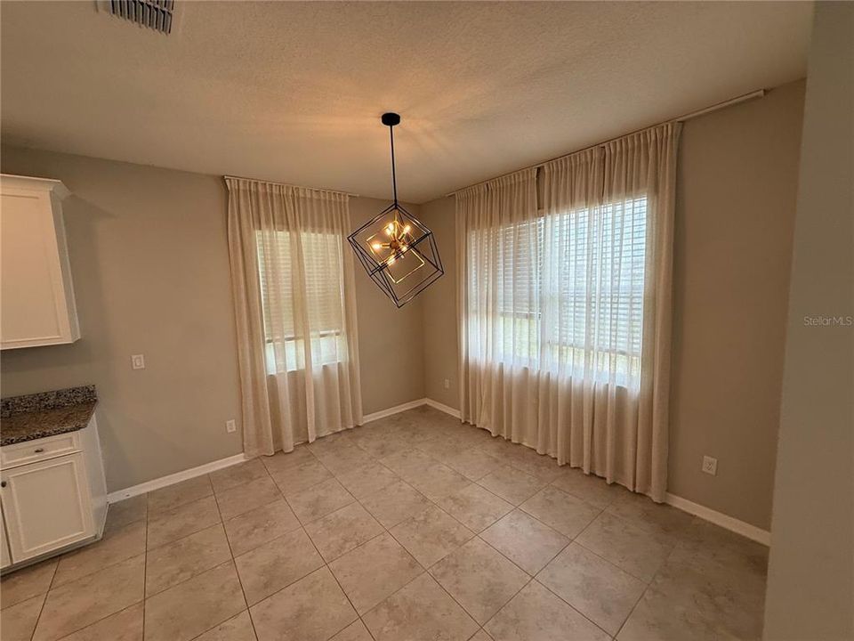 For Sale: $378,000 (5 beds, 3 baths, 3332 Square Feet)