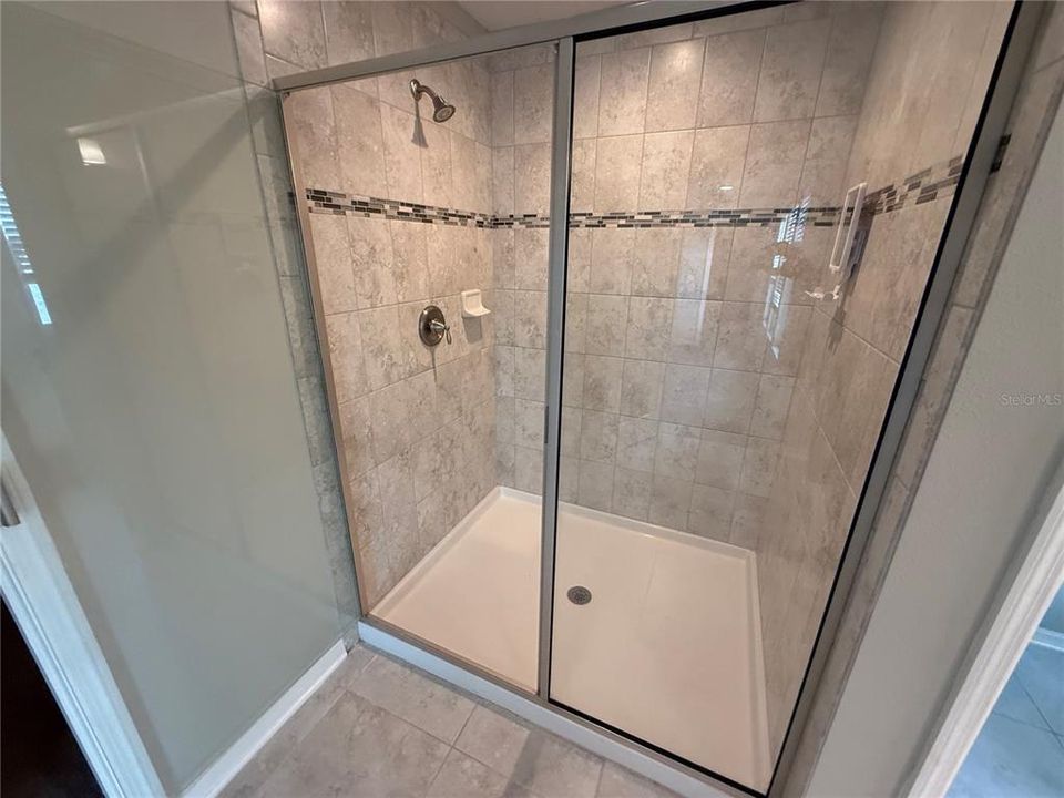 For Sale: $378,000 (5 beds, 3 baths, 3332 Square Feet)