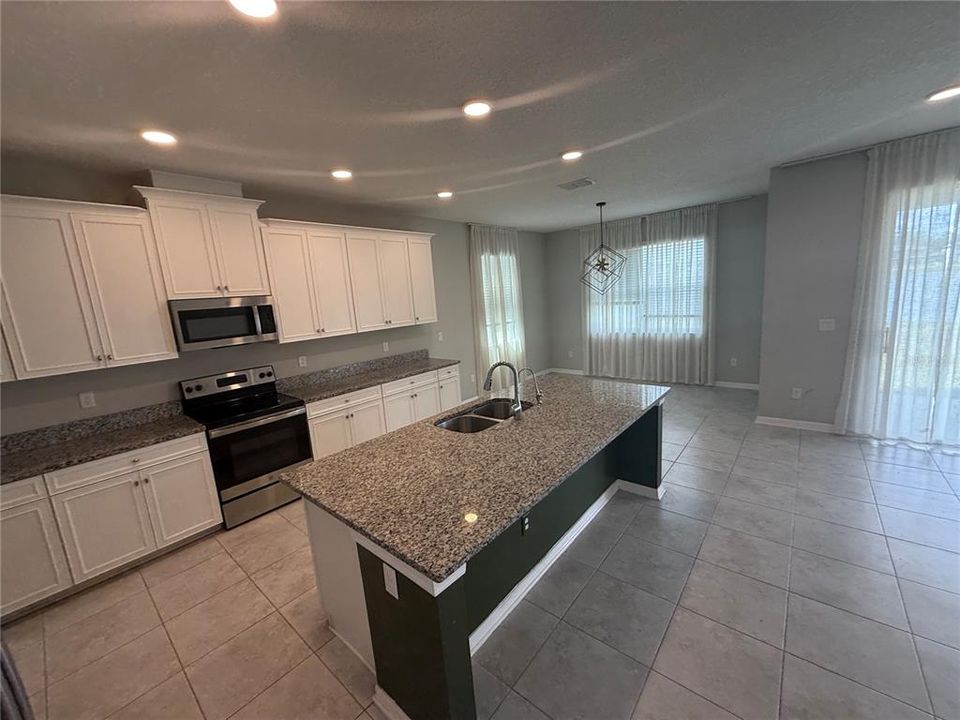 For Sale: $378,000 (5 beds, 3 baths, 3332 Square Feet)