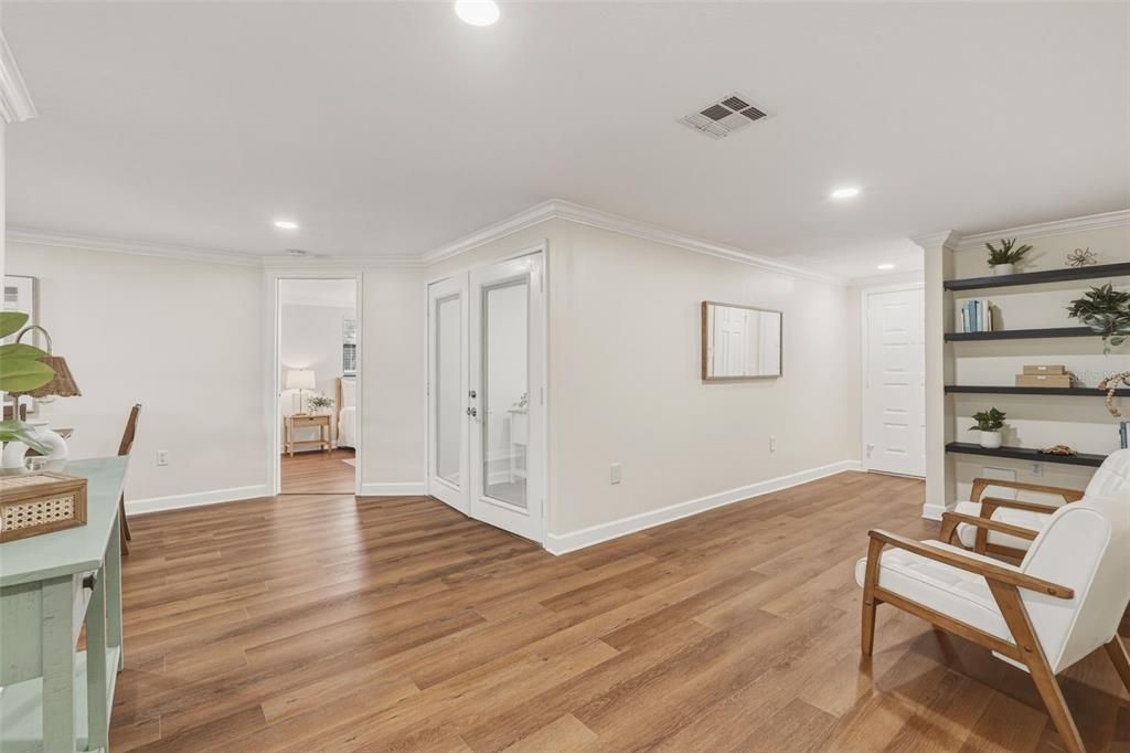For Sale: $349,900 (2 beds, 2 baths, 1408 Square Feet)