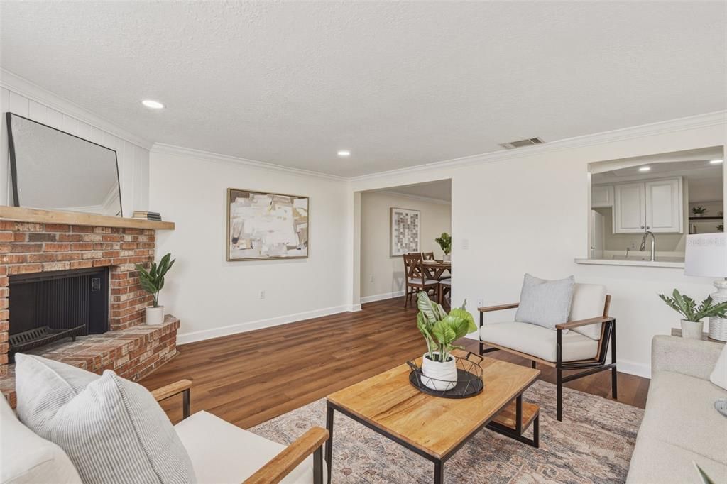 For Sale: $349,900 (2 beds, 2 baths, 1408 Square Feet)