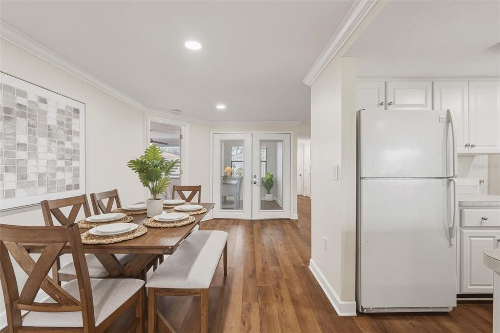 For Sale: $349,900 (2 beds, 2 baths, 1408 Square Feet)