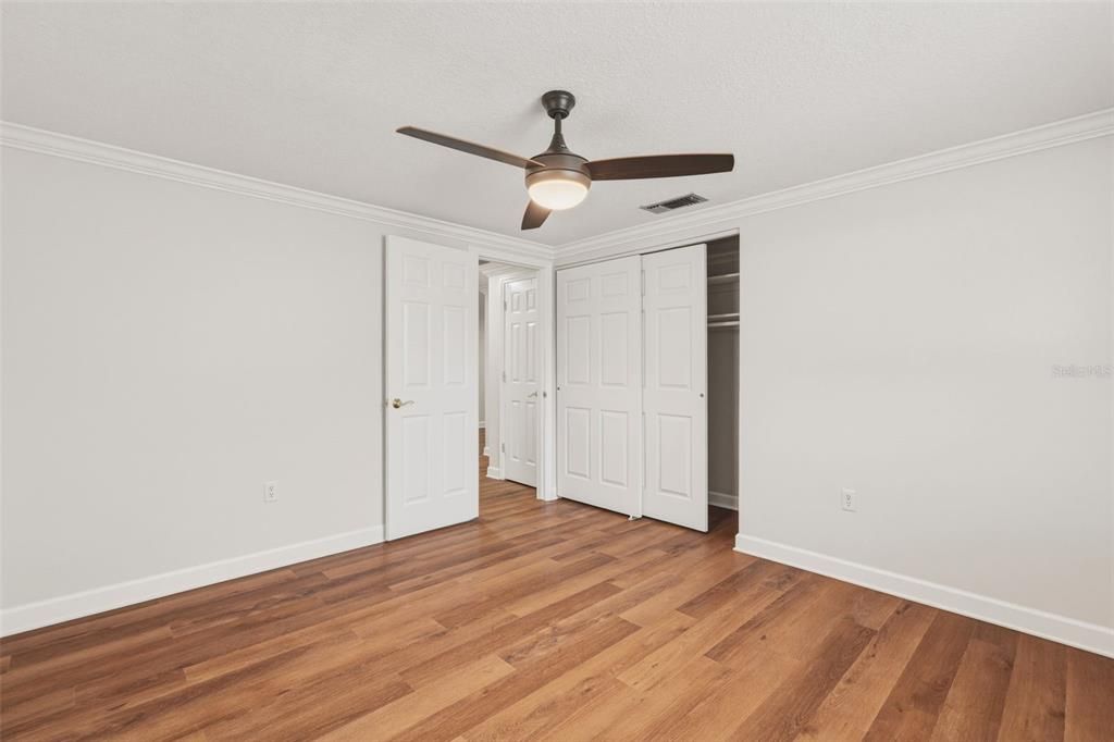 For Sale: $349,900 (2 beds, 2 baths, 1408 Square Feet)