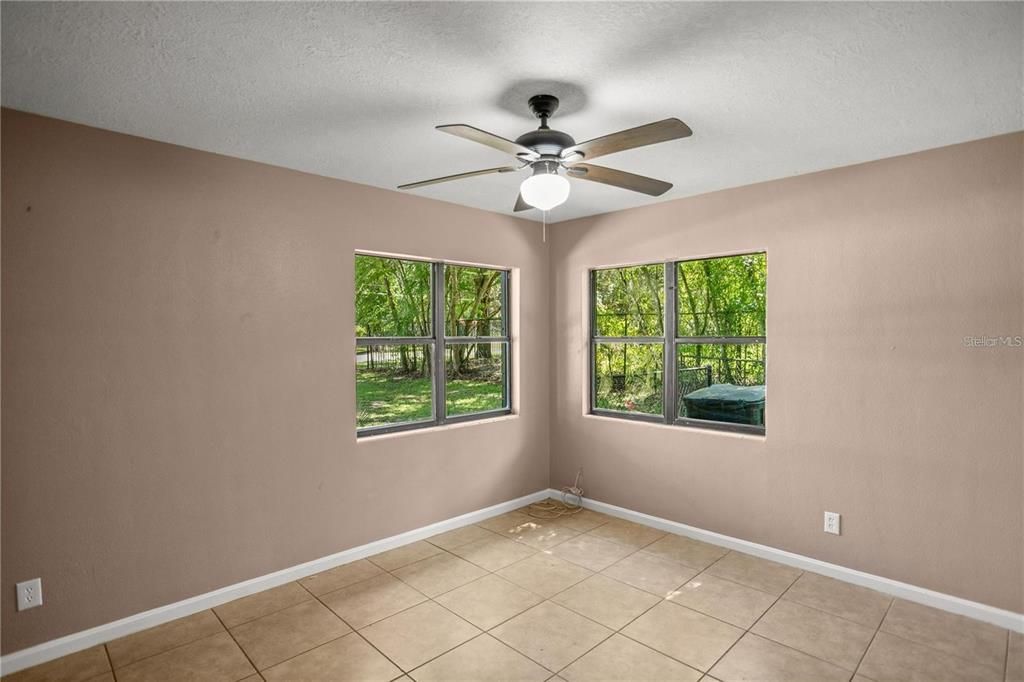 For Rent: $1,195 (2 beds, 1 baths, 750 Square Feet)
