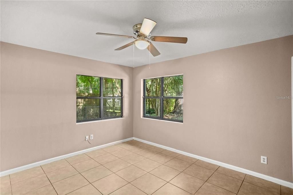 For Rent: $1,195 (2 beds, 1 baths, 750 Square Feet)