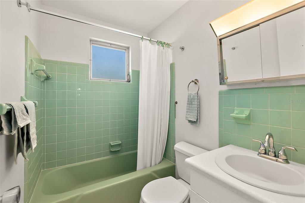 En Venta: $299,900 (3 camas, 2 baños, 1444 Pies cuadrados)