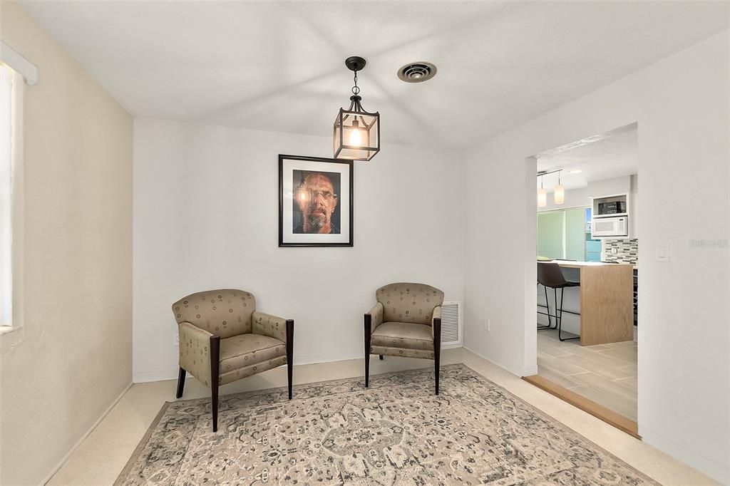 En Venta: $299,900 (3 camas, 2 baños, 1444 Pies cuadrados)