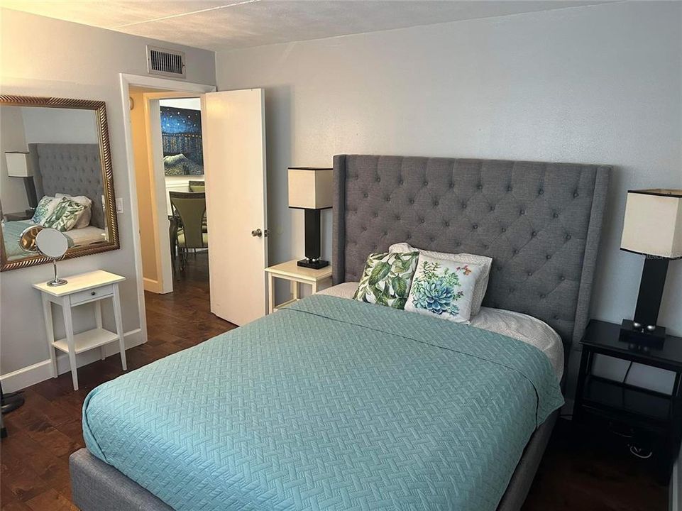 For Rent: $1,700 (1 beds, 1 baths, 525 Square Feet)