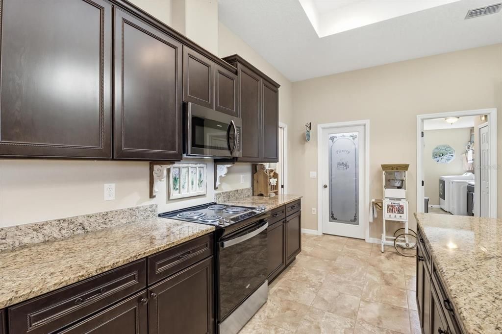 For Sale: $780,000 (3 beds, 3 baths, 3413 Square Feet)
