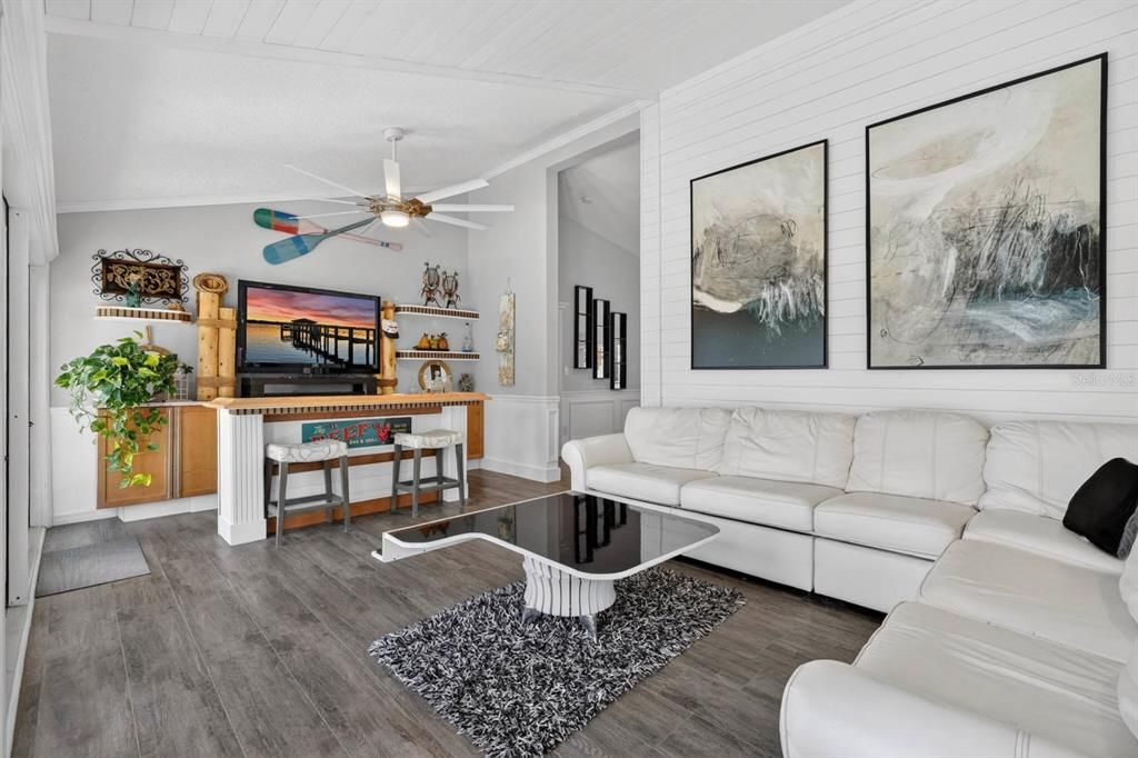 En Venta: $680,000 (4 camas, 3 baños, 2982 Pies cuadrados)