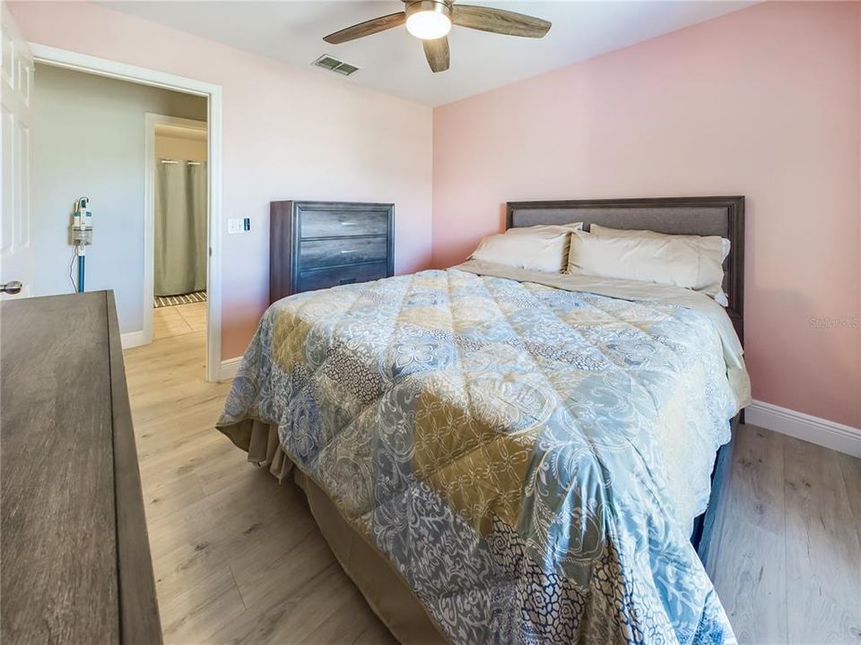 В аренду: $2,700 (2 спален, 2 ванн, 1321 Квадратных фут)