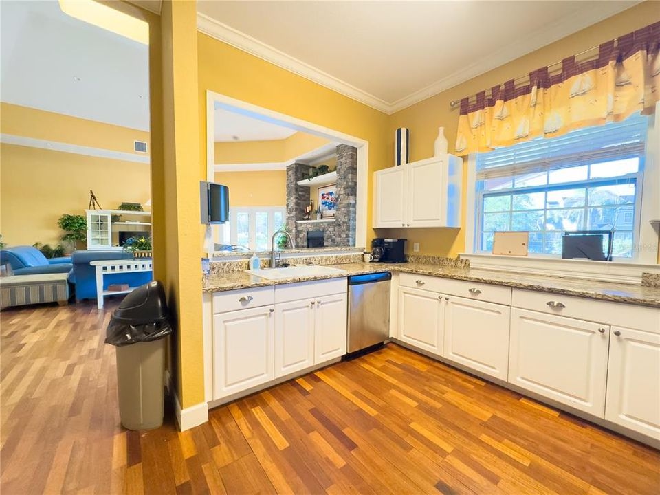 В аренду: $2,700 (2 спален, 2 ванн, 1321 Квадратных фут)