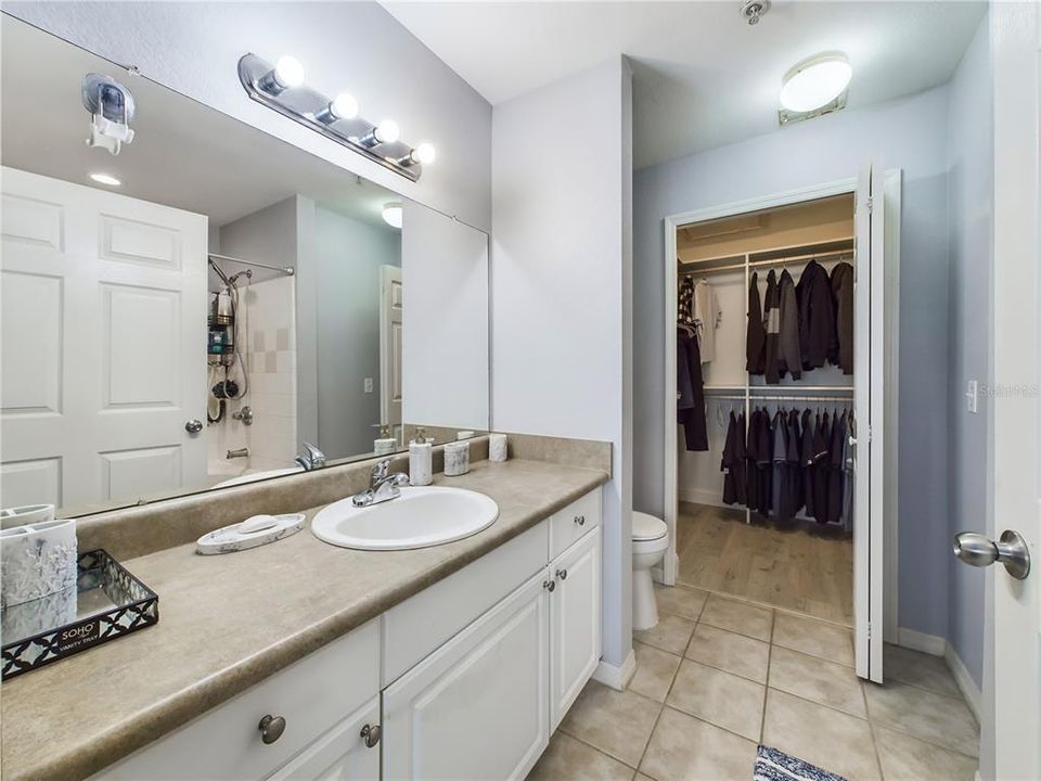 В аренду: $2,700 (2 спален, 2 ванн, 1321 Квадратных фут)