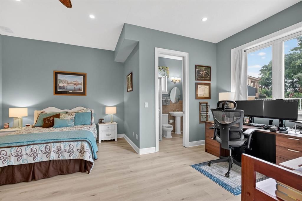 For Sale: $1,870,000 (4 beds, 4 baths, 4643 Square Feet)