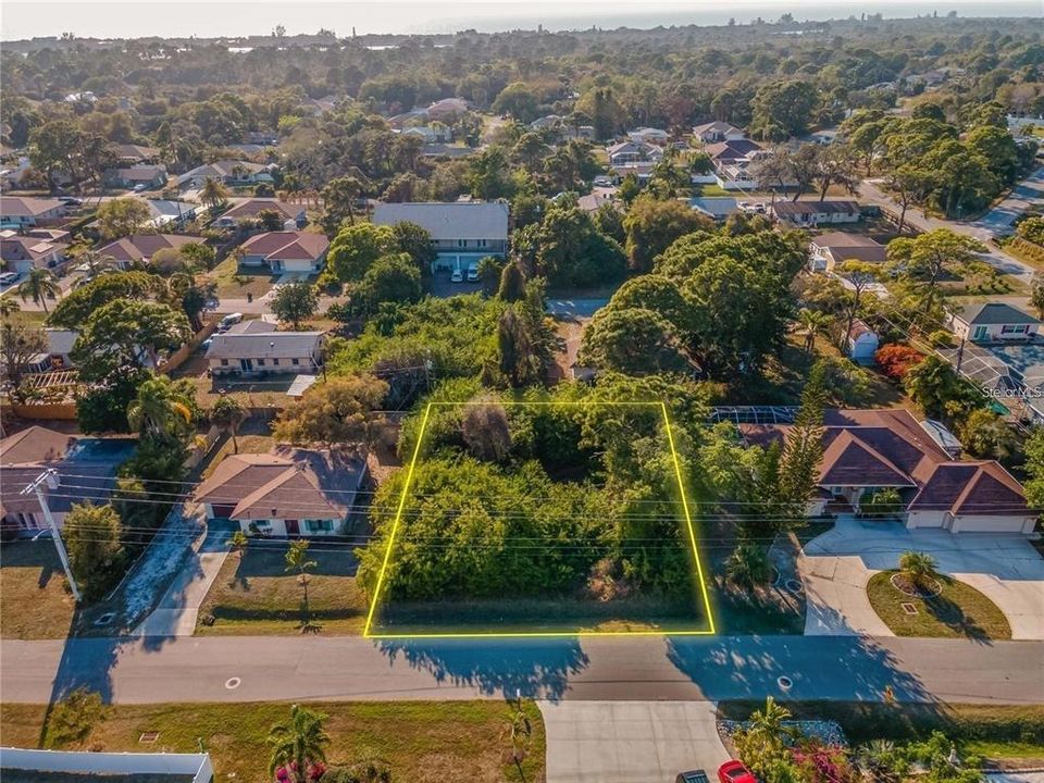 待售: $74,999 (0.19 acres)