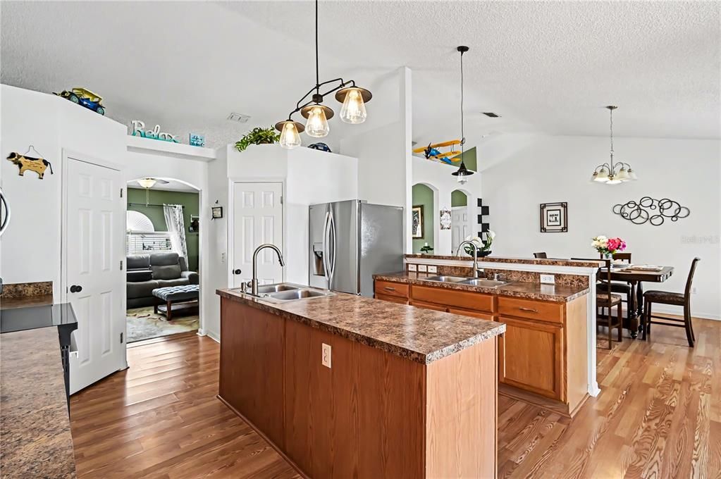 For Sale: $329,000 (3 beds, 2 baths, 2046 Square Feet)