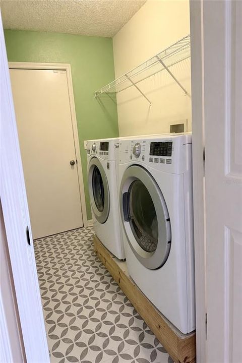 For Sale: $329,000 (3 beds, 2 baths, 2046 Square Feet)