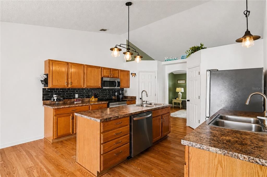 For Sale: $329,000 (3 beds, 2 baths, 2046 Square Feet)